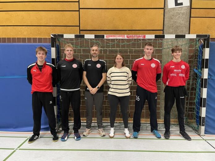 DFB-U17-Torwart-Nationaltrainerin Becker besucht Training des TV Gelnhausen