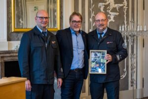 2025 12 02 spendenubergaben 02 2025 12 02 spendenubergaben 02