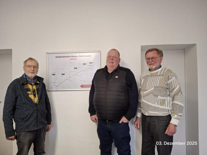 Ortsvorsteher von Altenhaßlau im Austausch mit DB-Projektleitung