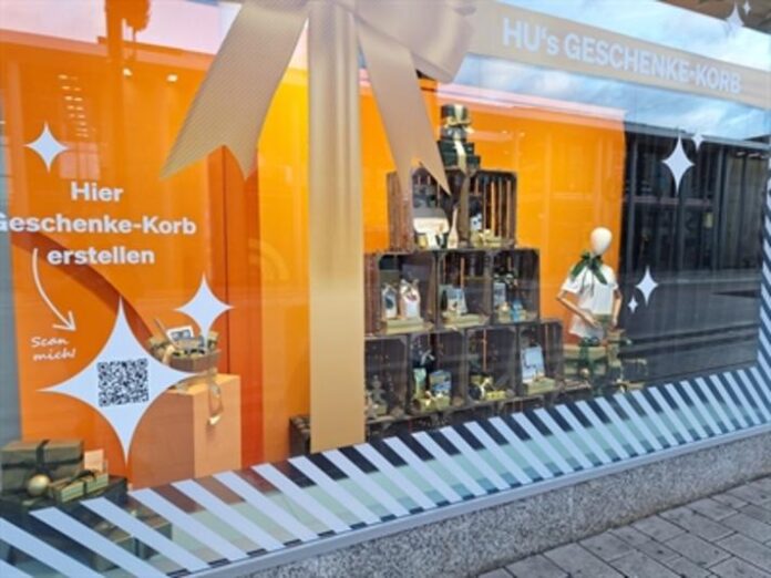 Stadthof Hanau mit innovativer Verkaufsfläche: Vom Schaufenster ins Smartphone unter den Weihnachtsbaum