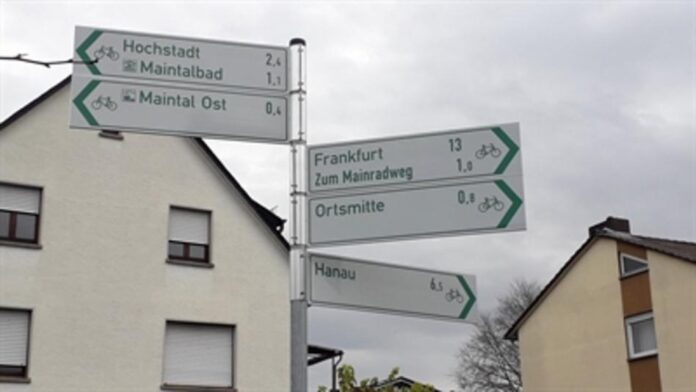 Neue Fahrradwegweiser in Maintal
