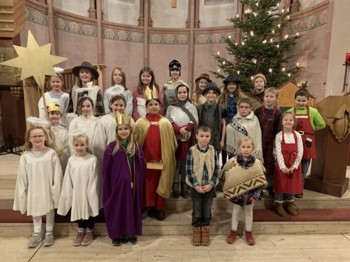 Bernbach: Krippenspiel mit 24 Kindern begeistert volle Kirche