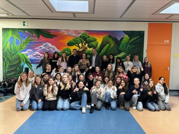 Landtagsabgeordneter Appel: 1.000 € für die Tanz-AG der Gesamtschule Konradsdorf in Ortenberg