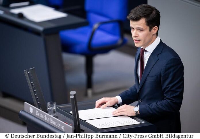 Johannes Wiegelmann spricht am Donnerstag im Deutschen Bundestag