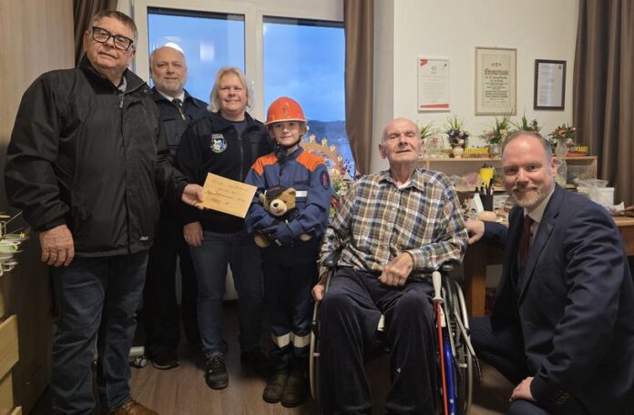 440 Euro für die Jugendfeuerwehr Gelnhausen-Roth