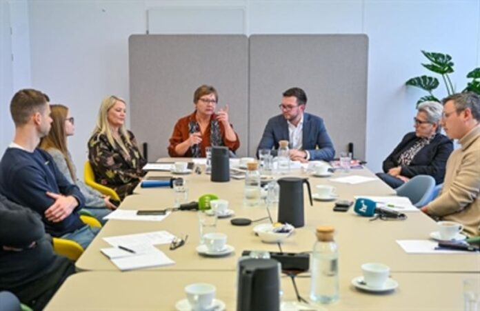 Erste Zwischenbilanz im Sozialforum Hanau: Hohe Nachfrage, positive Rückmeldungen, beachtliche Rückstände durch MKK übergeben, optimistischer Ausblick für Hanauer Jobcenter und Soz