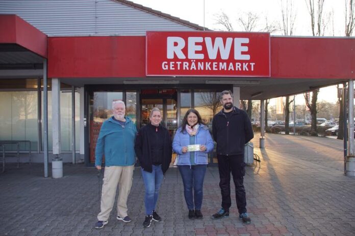 REWE Schöneck sammelt Spende für Kinder-Hospiz-Dienst
