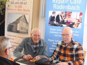 02 reprair cafe or a28a7528964140074adb9ad49926c267 mkk