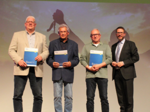 1 0f7ee7ca98ddd7690d2c9b8f42902c88 mkk