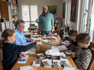 10.4.2026 rotary medien hilfe tueten werden gepackt img 5053 9545486a63fc3835487448de2cab7e75 mkk