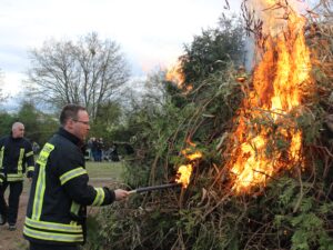 11 osterfeuer nr 2026 eca526776af43de0487caf297ddc1c39 mkk