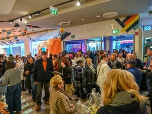 315982v 49c83cf21d1aee4b915eaf9e5db44e84 mkk