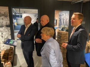 316706v 6de3bd5b7caa3c1648b0612ce73e72ad mkk