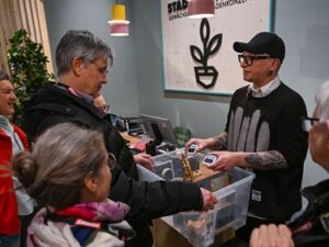 317351v 2d8851d453f4b97f21234f57aa09ead1 mkk