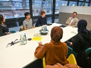 317416v ba2d4114303eb0933e87fb3bfd384e1e mkk