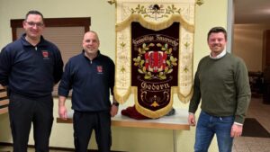 landtagsabgeordneter appel 500 e fuer renovierung der fahne der 1f8d470cefb4891f9e57f3e0f96a776c mkk 950x534